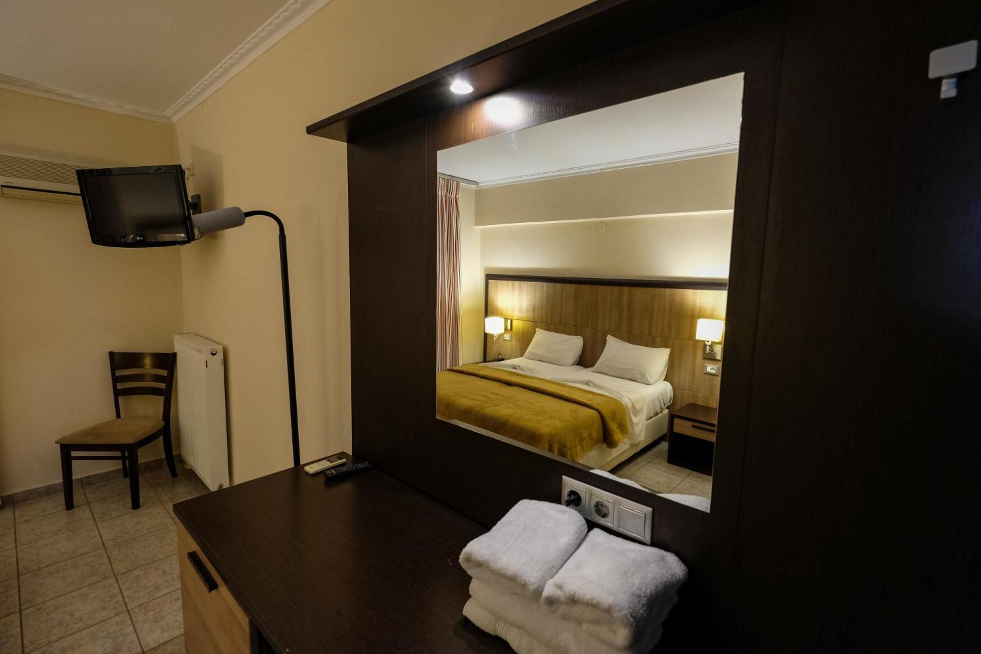 Kaiafas Lake Hotel Zacharo Ngoại thất bức ảnh
